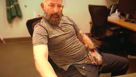 Snapshot of fuckadilf chatting on December 20, 2024, 3:31 pm fuckadilf online show from December 20, 2024, 3:31 pm