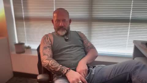 Snapshot of fuckadilf chatting on April 21, 2026, 2:56 pm fuckadilf online show from April 21, 2026, 2:56 pm