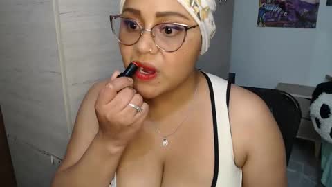 Mia and Gary  online show from October 26, 2025, 3:01 am