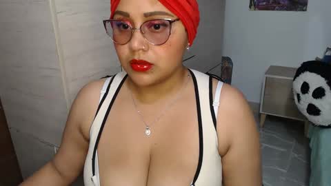 Mia and Gary  online show from October 29, 2025, 2:58 am