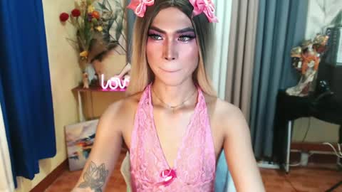 Snapshot of fuckingtransangel chatting on June 22, 2026, 3:25 am ANGELICA FOX online show from June 22, 2026, 3:25 am