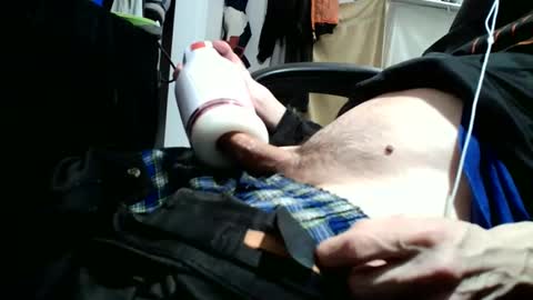 fuckmeallday1975 online show from April 11, 2026, 4:17 am