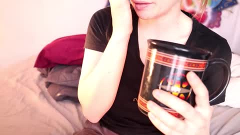 Snapshot of fuckmypussyplz1 chatting on February 22, 2025, 1:35 pm fuckmypussyplz1 online show from February 22, 2025, 1:35 pm