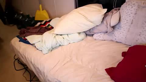 Snapshot of fuckmypussyplz1 chatting on October 29, 2025, 12:29 pm fuckmypussyplz1 online show from October 29, 2025, 12:29 pm