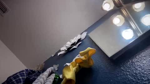 fukmyass247 online show from October 13, 2025, 11:21 am