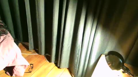 Pizzaz online show from December 17, 2025, 1:00 am