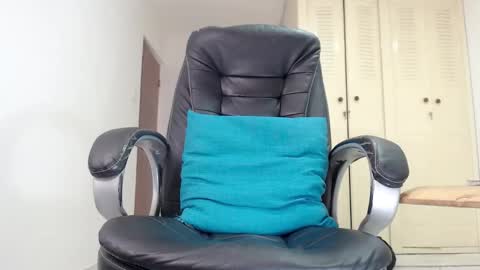 Andres. online show from November 19, 2025, 5:29 am