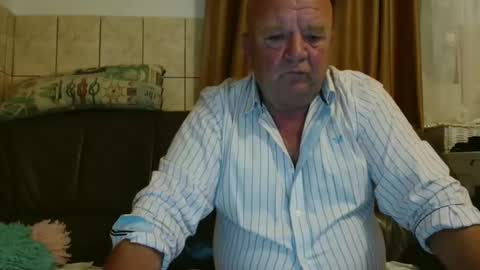 fullballs6 online show from September 13, 2025, 1:27 am