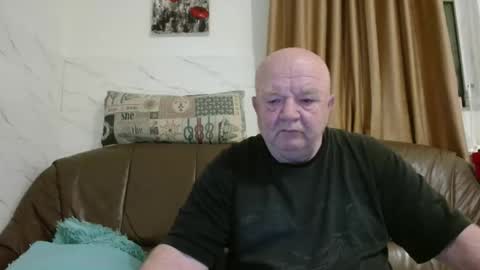 fullballs6 online show from March 25, 2026, 2:50 am