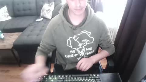 Snapshot of fululandready chatting on October 7, 2025, 4:26 pm fullandready online show from October 7, 2025, 4:26 pm