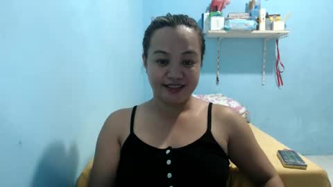 Snapshot of funluvnpinay4u chatting on June 1, 2026, 1:35 pm MAE online show from June 1, 2026, 1:35 pm