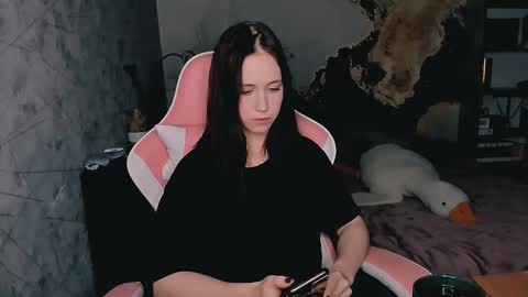 Eva online show from December 21, 2025, 5:20 pm