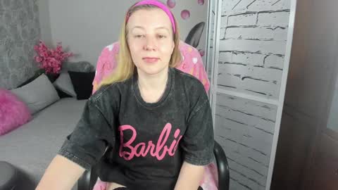 funny_bunny4 online show from December 20, 2024, 7:28 pm