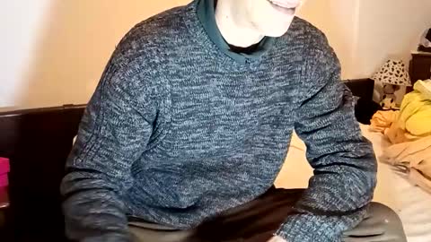 Italian men online show from December 15, 2025, 9:46 am