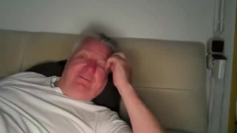 funnyhans online show from June 19, 2026, 6:01 pm