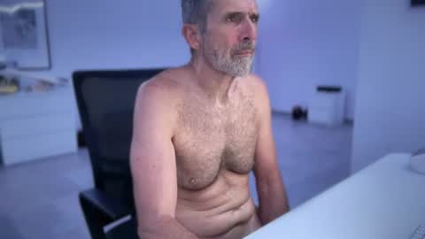 Snapshot of funwithbrad chatting on June 19, 2026, 9:24 am Brad online show from June 19, 2026, 9:24 am