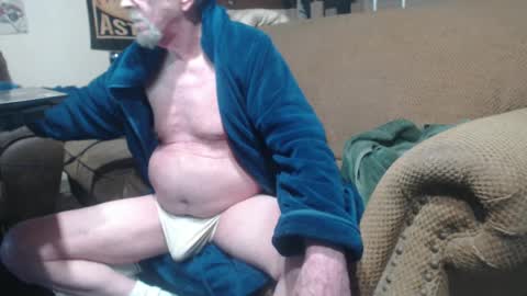 Snapshot of futch1050 chatting on February 15, 2025, 1:21 am Futch1950 online show from February 15, 2025, 1:21 am