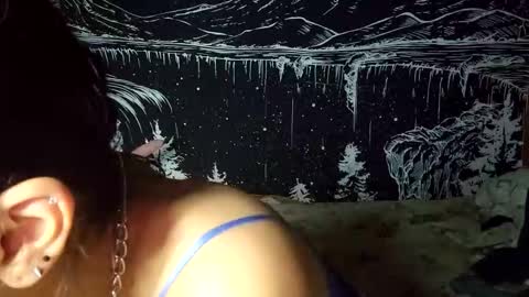 futuresizequeen online show from December 2, 2025, 2:28 am