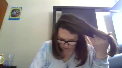 fuzzypeaches87 online show from February 25, 2026, 3:32 pm