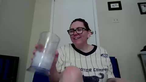 fuzzypeaches87 online show from May 28, 2026, 3:53 pm