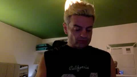 Snapshot of fvmendoza chatting on June 25, 2026, 11:42 pm fvmendoza online show from June 25, 2026, 11:42 pm