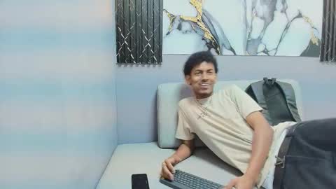 fykmor online show from November 21, 2025, 7:45 pm