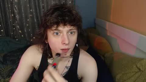 Ian online show from December 22, 2025, 6:49 pm