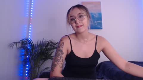 Snapshot of gabb_rioss chatting on March 7, 2025, 12:12 pm Gabriela online show from March 7, 2025, 12:12 pm