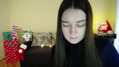 Snapshot of gabby_di chatting on December 21, 2024, 12:38 pm Jaklin online show from December 21, 2024, 12:38 pm