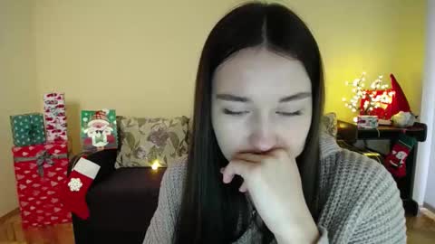 Snapshot of gabby_di chatting on December 23, 2024, 11:47 am Jaklin online show from December 23, 2024, 11:47 am