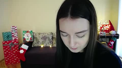 Snapshot of gabby_di chatting on January 2, 2025, 9:00 am Jaklin online show from January 2, 2025, 9:00 am