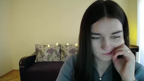 Snapshot of gabby_di chatting on January 31, 2025, 12:29 pm Jaklin online show from January 31, 2025, 12:29 pm