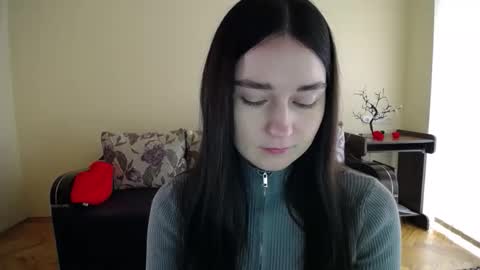 Jaklin online show from November 3, 2025, 9:54 am