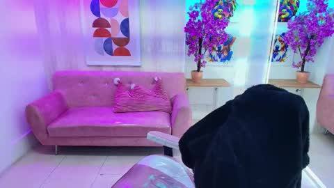 gabby_evanns online show from December 20, 2025, 12:01 pm