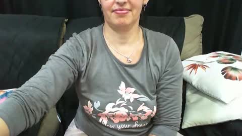 gaby  layla online show from September 9, 2025, 11:37 pm