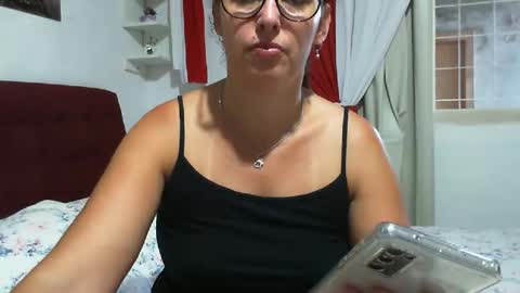 gaby  layla online show from April 4, 2026, 8:50 pm