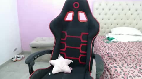 G A B R I E L A I S B A C K.  online show from December 17, 2025, 9:32 pm