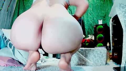 Gabriella Lopez online show from December 4, 2025, 2:26 pm