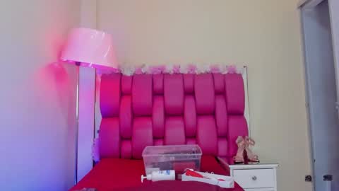 Gaby Im on vacation see you on November 25 online show from February 19, 2025, 2:55 pm