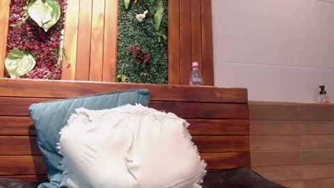 gabriell_ramirez_ online show from January 27, 2025, 9:34 am