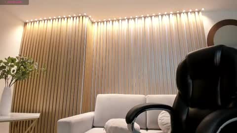 Gabriella Lee online show from April 18, 2026, 3:10 am