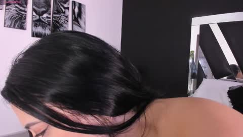 Gabriella Antonella online show from October 27, 2025, 3:49 pm