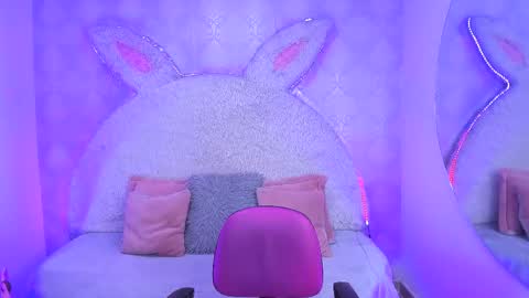 Gaby online show from April 17, 2026, 7:17 pm