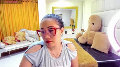 gabriela online show from March 1, 2025, 7:59 pm