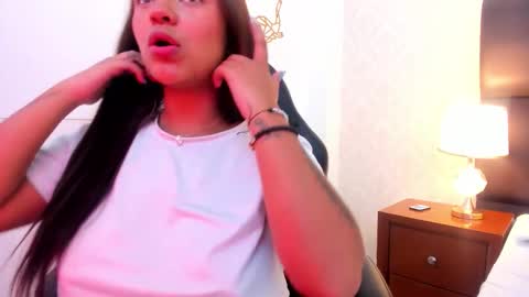 gabymoreau online show from October 16, 2025, 8:10 pm