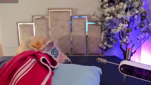 gabyyjones online show from September 12, 2025, 12:16 pm