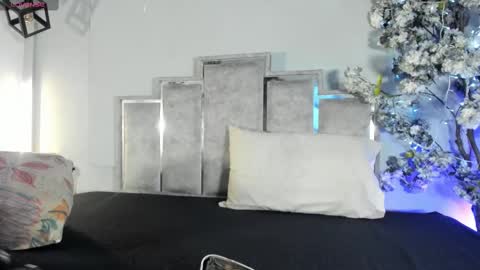 gabyyjones online show from October 7, 2025, 11:29 am