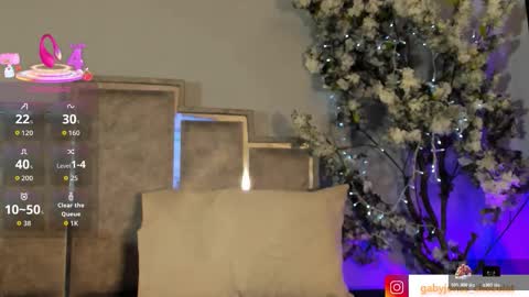 gabyyjones online show from December 3, 2025, 11:41 am