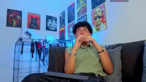 Snapshot of gaeloconner chatting on October 19, 2025, 1:28 am Gael Conner online show from October 19, 2025, 1:28 am