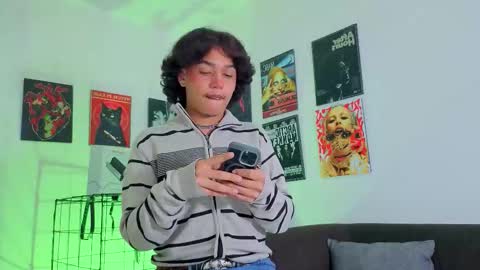 Snapshot of gaeloconner chatting on October 25, 2025, 1:24 am Gael Conner online show from October 25, 2025, 1:24 am